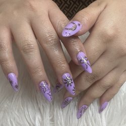 Party Nails and Spa - Nails