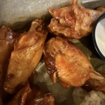 Buffalo Wild Wings - Asian zing - Sports Bars Near Me - Willoughby, Ohio