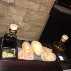 Restaurant Vitello - Semmeln mit Olivenöl und Balsamico