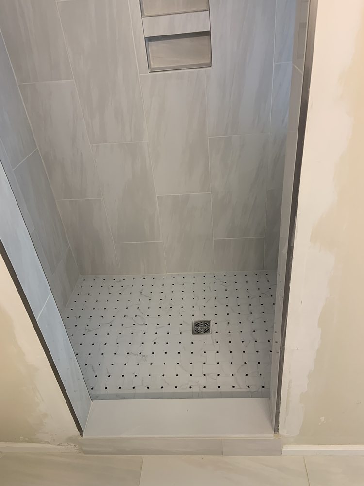 Slide of Castillo Flooring