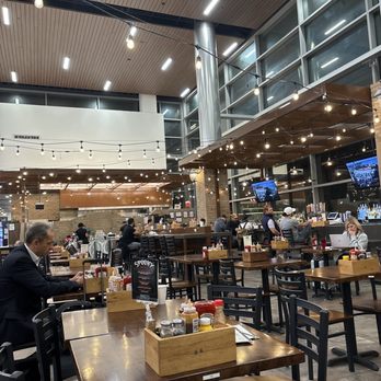 Pucketts - BNA Terminal D - Dining area at the airport! - Barbeque Near Me - Nashville, Tennessee Pucketts - BNA Terminal D - Dining area at the airport! - Barbeque Near Me - Nashville, Tennessee
