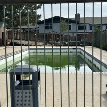 Blue Door - Website claimed to have functioning heated pool. Very gross, they claimed it had only been closed one week. - Hotels Near Me - Estes Park, Colorado