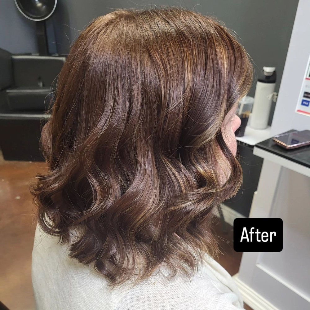 Classic Hair Design Logo