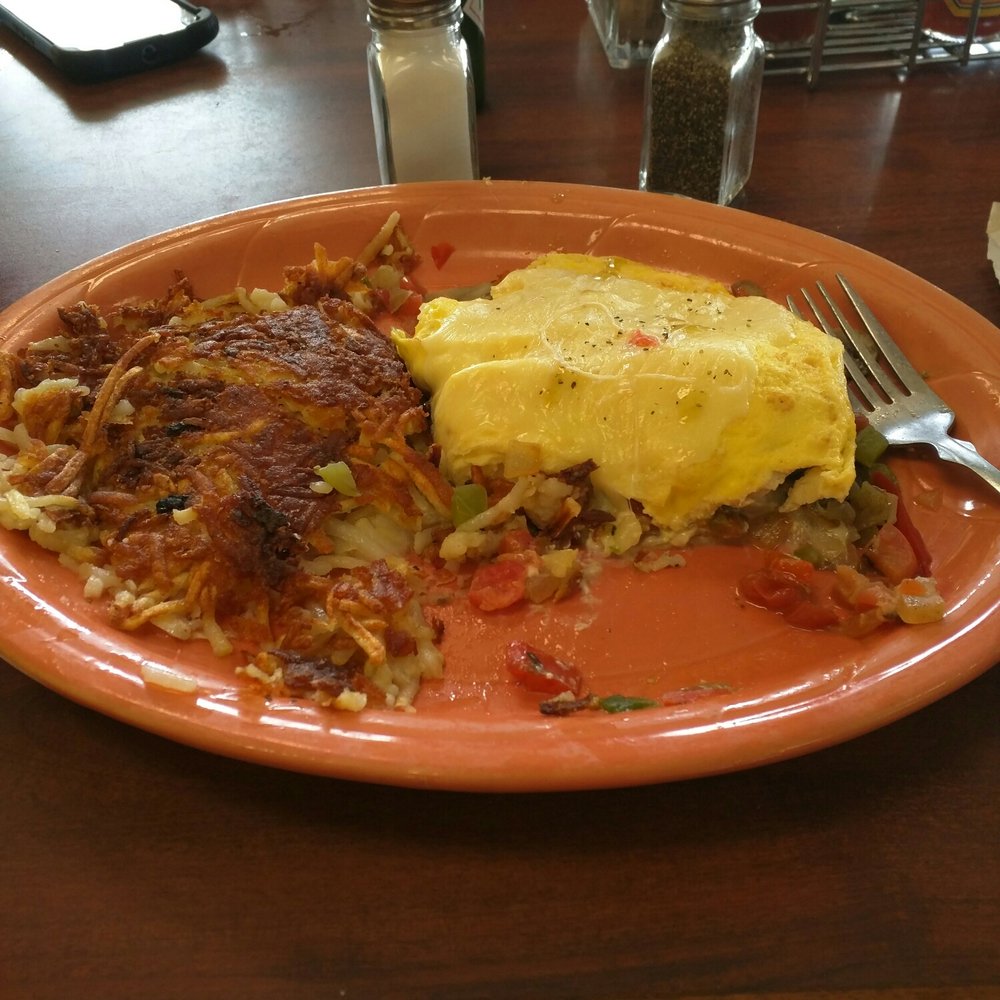 Kitchen Table Cafe - Veggie 4 egg omelet w/ crispy hash browns - Breakfast & Brunch Near Me - Vancouver, Washington