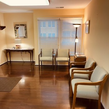 YZ Acupuncture & Massage - Waiting room - Massage Therapy Near Me - Fairfax, Virginia YZ Acupuncture & Massage - Waiting room - Massage Therapy Near Me - Fairfax, Virginia