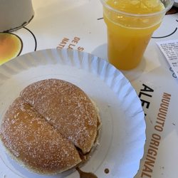 Ale-Hop Caffé - Fresh orange juice and doughnut with caramel