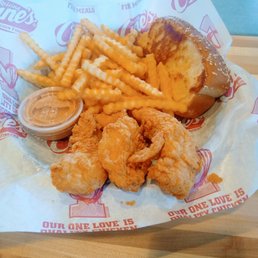 Simple food cooked right. There's nothing special about it except that other restaurants screw up even the simplest things. Simple food cooked right. There's nothing special about it except that other restaurants screw up even the simplest things.
