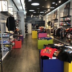 Mkuu - Inside store