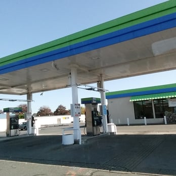 Pride - a gas station with a green and blue roof - Gas Stations Near Me - West Springfield, Massachusetts