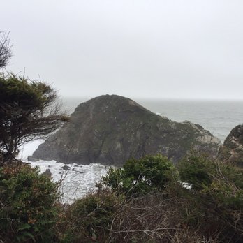 Harris Beach State Park - Nice view on a gray day - Parks Near Me - Brookings, Oregon Harris Beach State Park - Nice view on a gray day - Parks Near Me - Brookings, Oregon