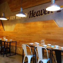 Gami Chicken & Beer - Inside seating