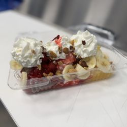 Handel's Homemade Ice Cream - Banana split!  This was so good!