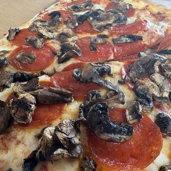 Napolis’s Pizzeria - Pepperoni and mushrooms - Pizza Near Me - North Las Vegas, Nevada Napolis’s Pizzeria - Pepperoni and mushrooms - Pizza Near Me - North Las Vegas, Nevada