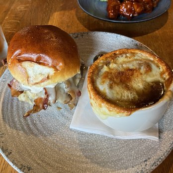 Shady Grove - Lunch at Shady Grove - American Near Me - Pittsburgh, Pennsylvania