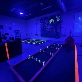 Marteenez Minigolf and Arcade - Golf area - Mini Golf Near Me - Martinez, California