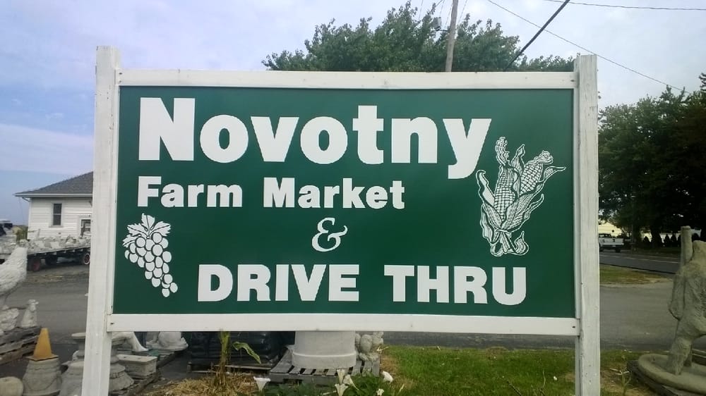 Novotny Farm Market Logo