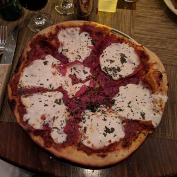 Ken Stewart's Tre Belle - Bastardo pizza - Italian Near Me - Bath, Ohio