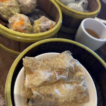 Dolo Restaurant and Bar - Steamed pork dumpling, Bean curd skin w/ pork, Shrimp W/Chives dumpling - Dim Sum Near Me - Chicago, Illinois Dolo Restaurant and Bar - Steamed pork dumpling, Bean curd skin w/ pork, Shrimp W/Chives dumpling - Dim Sum Near Me - Chicago, Illinois