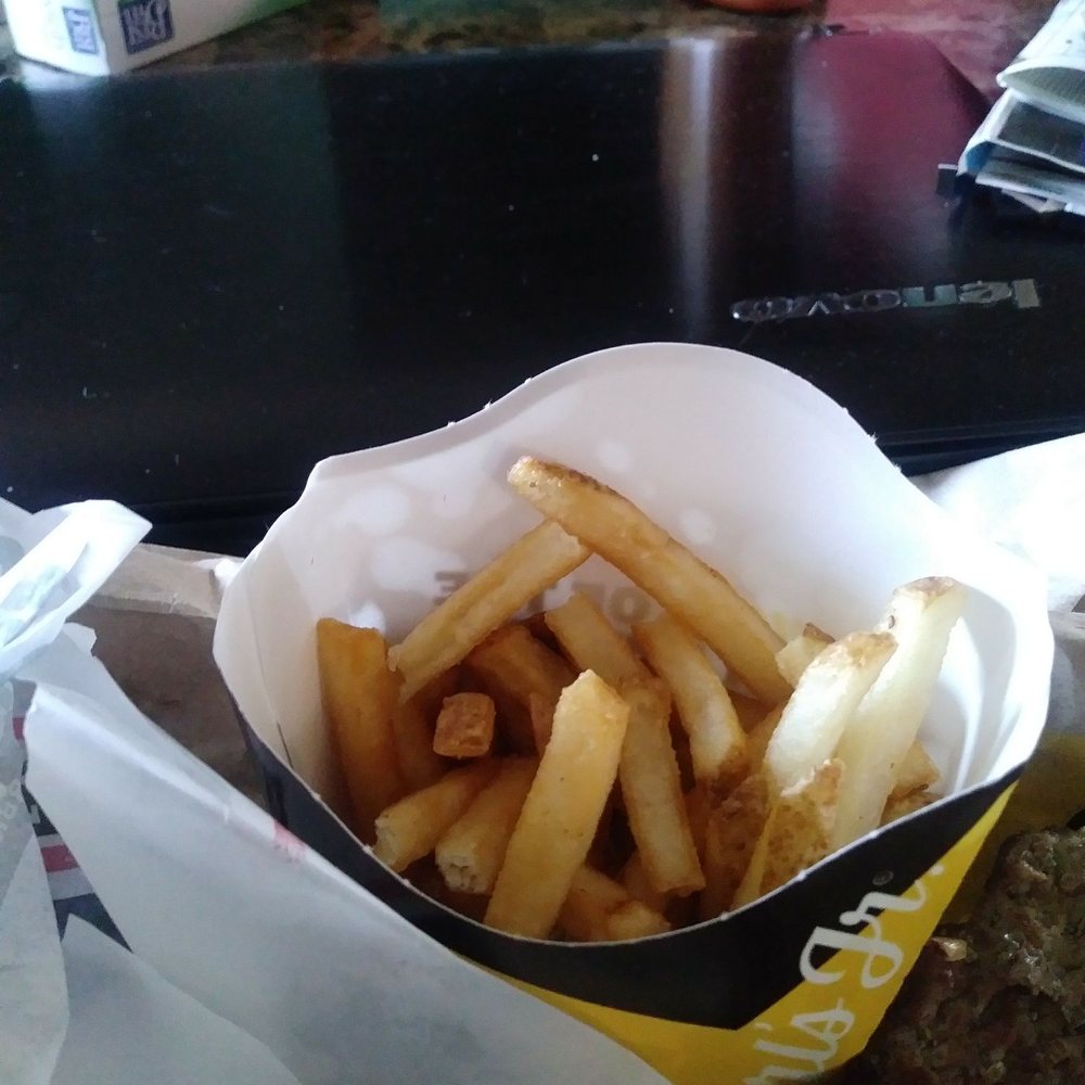 Carl's Jr - I don't know why Carl's Juniors continues to do this kind of business they cheat you out on just about everything - Fast Food Near Me - Merced, California Carl's Jr - I don't know why Carl's Juniors continues to do this kind of business they cheat you out on just about everything - Fast Food Near Me - Merced, California