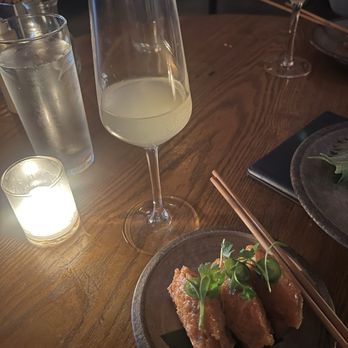 Double Knot - Tuna Rice Cracker - Sushi Bars Near Me - Philadelphia, Pennsylvania Double Knot - Tuna Rice Cracker - Sushi Bars Near Me - Philadelphia, Pennsylvania