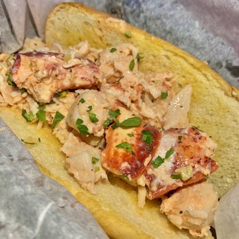 Hippin Hops Brewpub & Oyster Bar - Lobster Roll - Seafood Near Me - Atlanta, Georgia