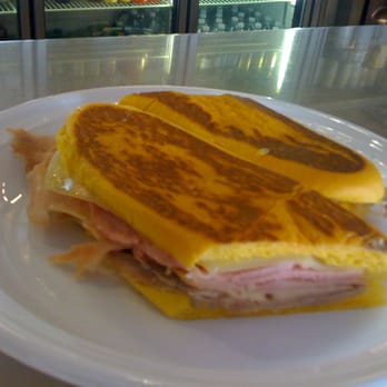Kasalta - The Media Noche, or President Obama's choice. Delish! - Spanish Near Me - San Juan, Puerto Rico