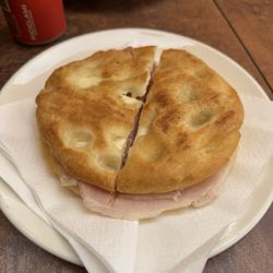 Ananasso Bar - Quick bite and drink