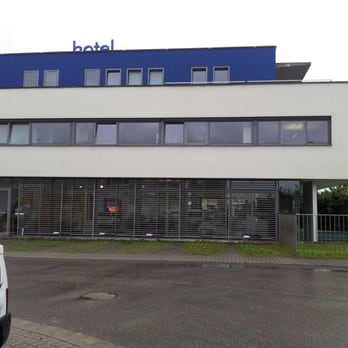 Hotel Cristall - Hotels Near Me - Waghäusel, BW