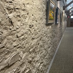 Historic Hotel Arvon - Row of art