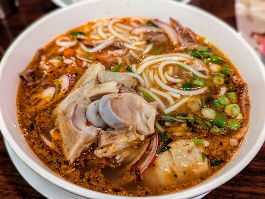 VN Pho & Deli by null