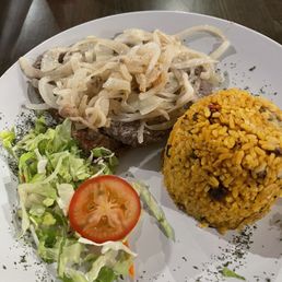 Bistec encebollado Bistec encebollado
