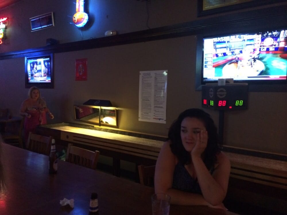 MR BS SPORTS BAR Updated October 2024 15 Reviews 207 Main St