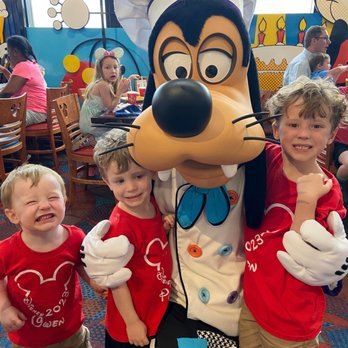 Chef Mickey's - Goofy - American Near Me - Lake Buena Vista, Florida Chef Mickey's - Goofy - American Near Me - Lake Buena Vista, Florida