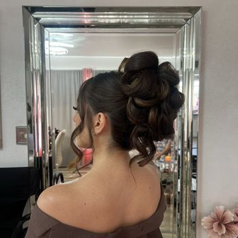 Peach Glam - Hair Stylists Near Me