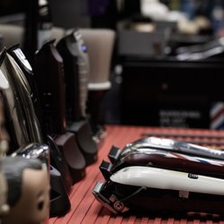 R Barber Studio - Fresh's work station