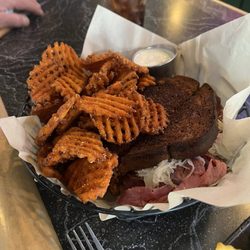 Fiddler's Green - Rueben with sweet potato waffle fries