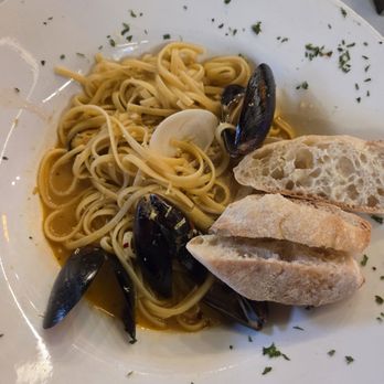 The Dive Oyster Bar - Clams and muscles appetizer but added noodles - Southern Near Me - Irvine, California The Dive Oyster Bar - Clams and muscles appetizer but added noodles - Southern Near Me - Irvine, California