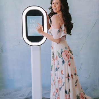 Party Cube Live - Beautiful Luxe Design - Photo Booth Rentals Near Me Party Cube Live - Beautiful Luxe Design - Photo Booth Rentals Near Me