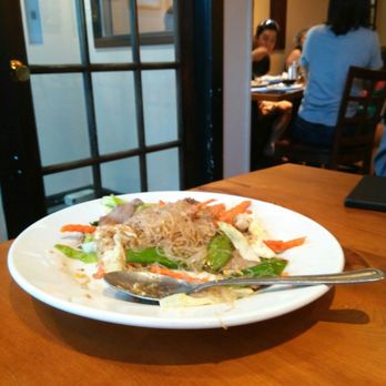 Aroy Thai Restaurant - Thai Near Me - Chicago, Illinois