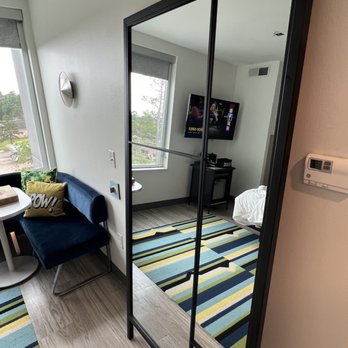 Aloft by Marriott Shenandoah Woodlands Area - Decor - Hotels Near Me - Shenandoah, Texas Aloft by Marriott Shenandoah Woodlands Area - Decor - Hotels Near Me - Shenandoah, Texas