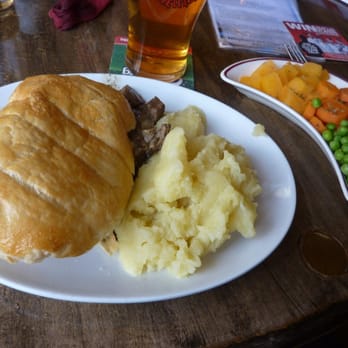 The Cormorant - Lamb & Mint Pie, with Mash and Veggies - Pubs Near Me - Fareham, HAM