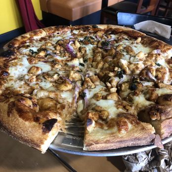 Kraving Kebab Pizza - Bar B Que Chicken Pizza !! - Pizza Near Me - Turlock, California