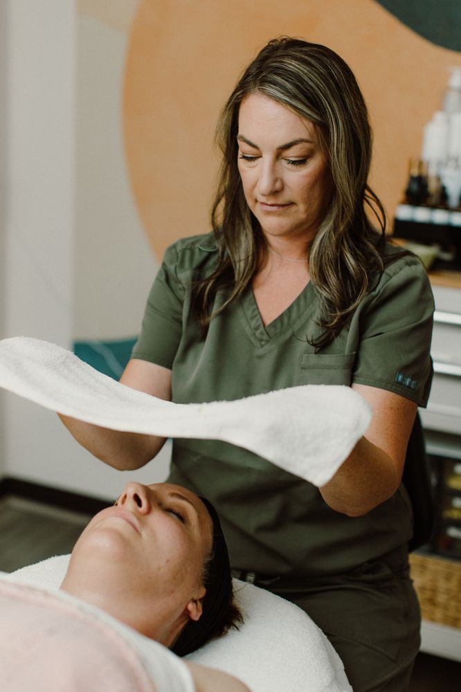 The Peaceful Poppy Med Spa Logo