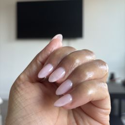 Didn't even finish painting my pinky nail Didn't even finish painting my pinky nail