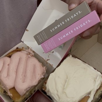 Cinnies - Bakeries Near Me - Los Angeles, California