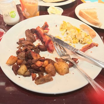 Towne Crier Cafe - Brunch - Music Venues Near Me - Beacon, New York