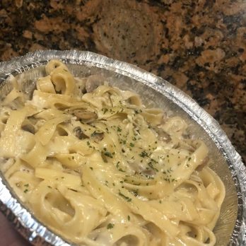Straw Hat Pizza Grille - Fettuccine Alfredo Pasta - Pizza Near Me - Milpitas, California Straw Hat Pizza Grille - Fettuccine Alfredo Pasta - Pizza Near Me - Milpitas, California
