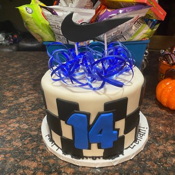 Meechycakes - Beautiful cakes! - Desserts Near Me - Whittier, California