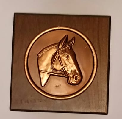 Martine's Antiques by null