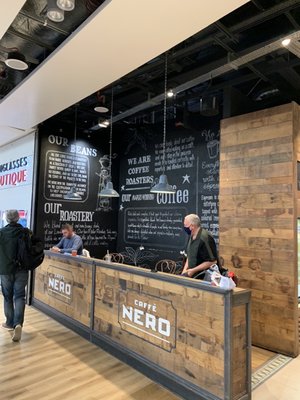 Caffe Nero by null